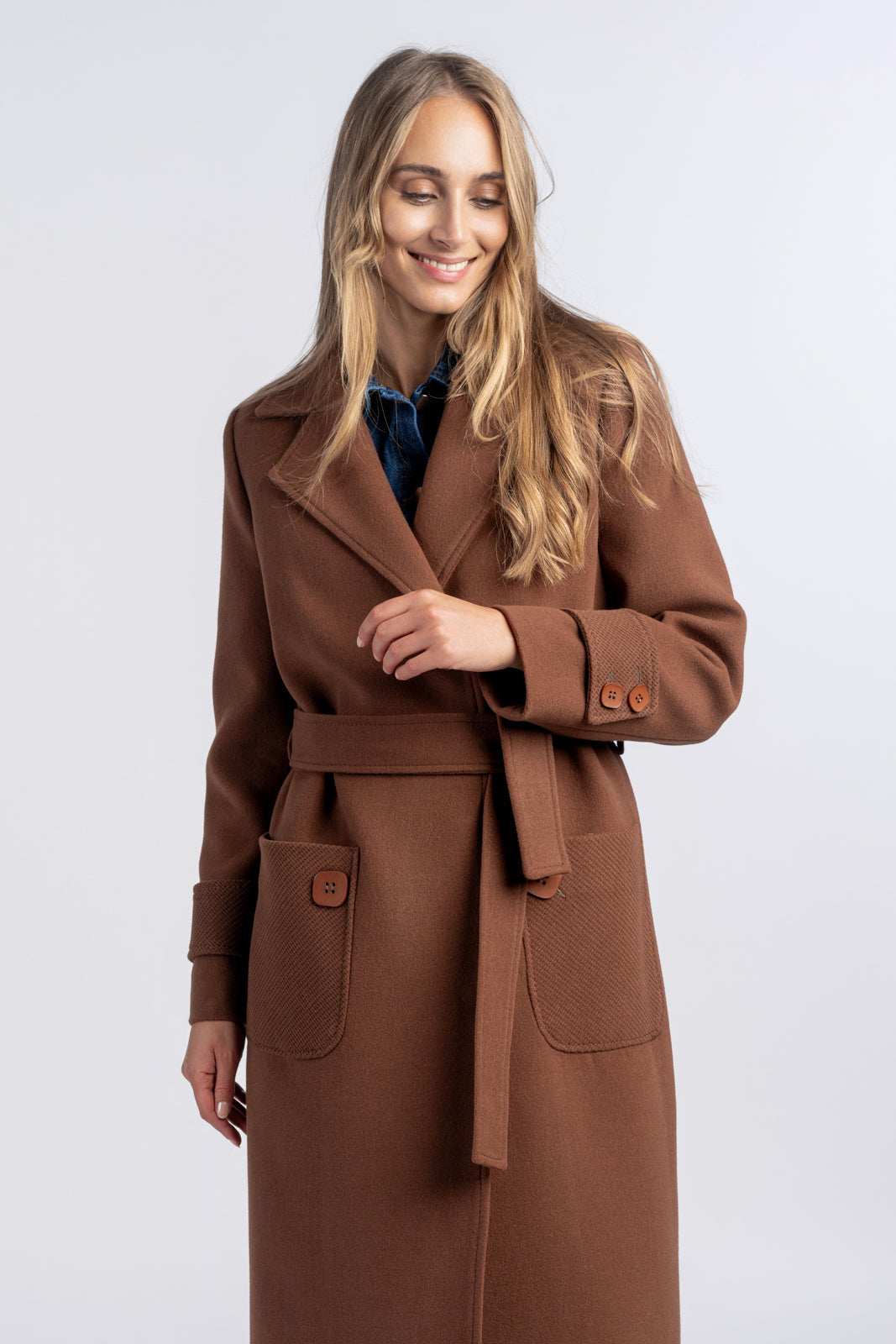 ESTERA camelkleurige jas