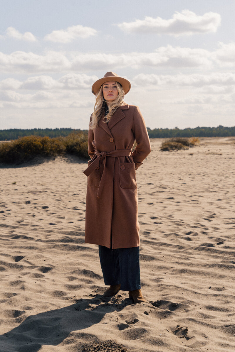 ESTERA camelkleurige jas