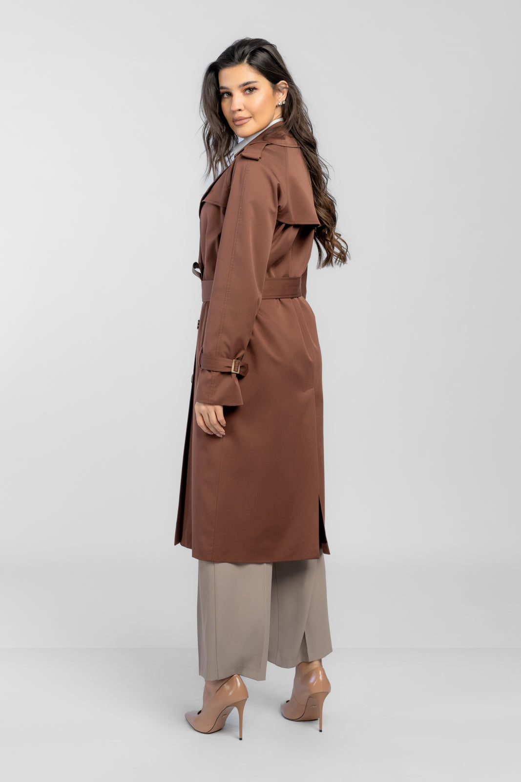 ADRIANNA chocoladekleurige trenchcoat